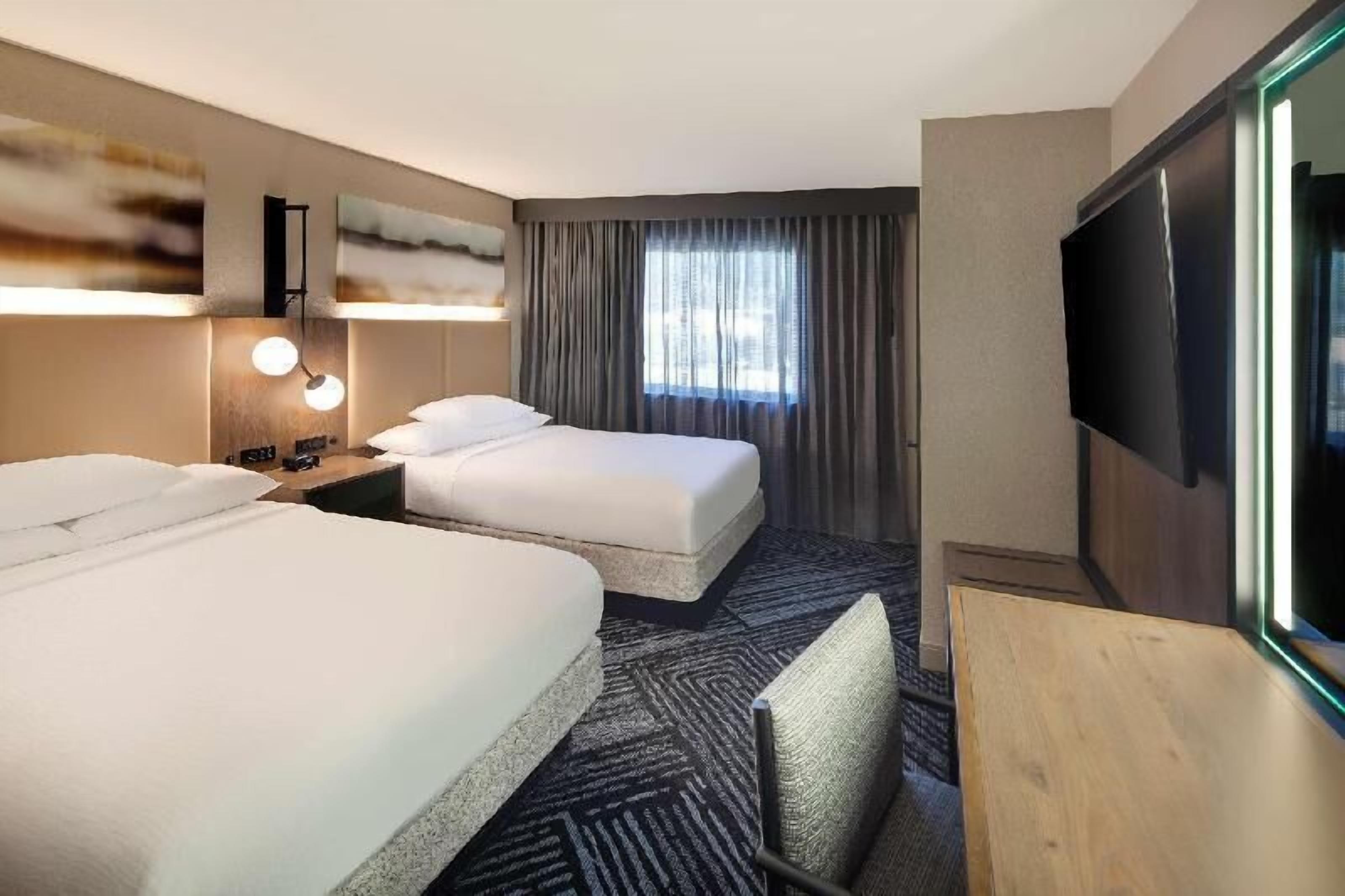 1 Schlafzimmer, hochwertige Bettwaren, Zimmersafe, Schreibtisch