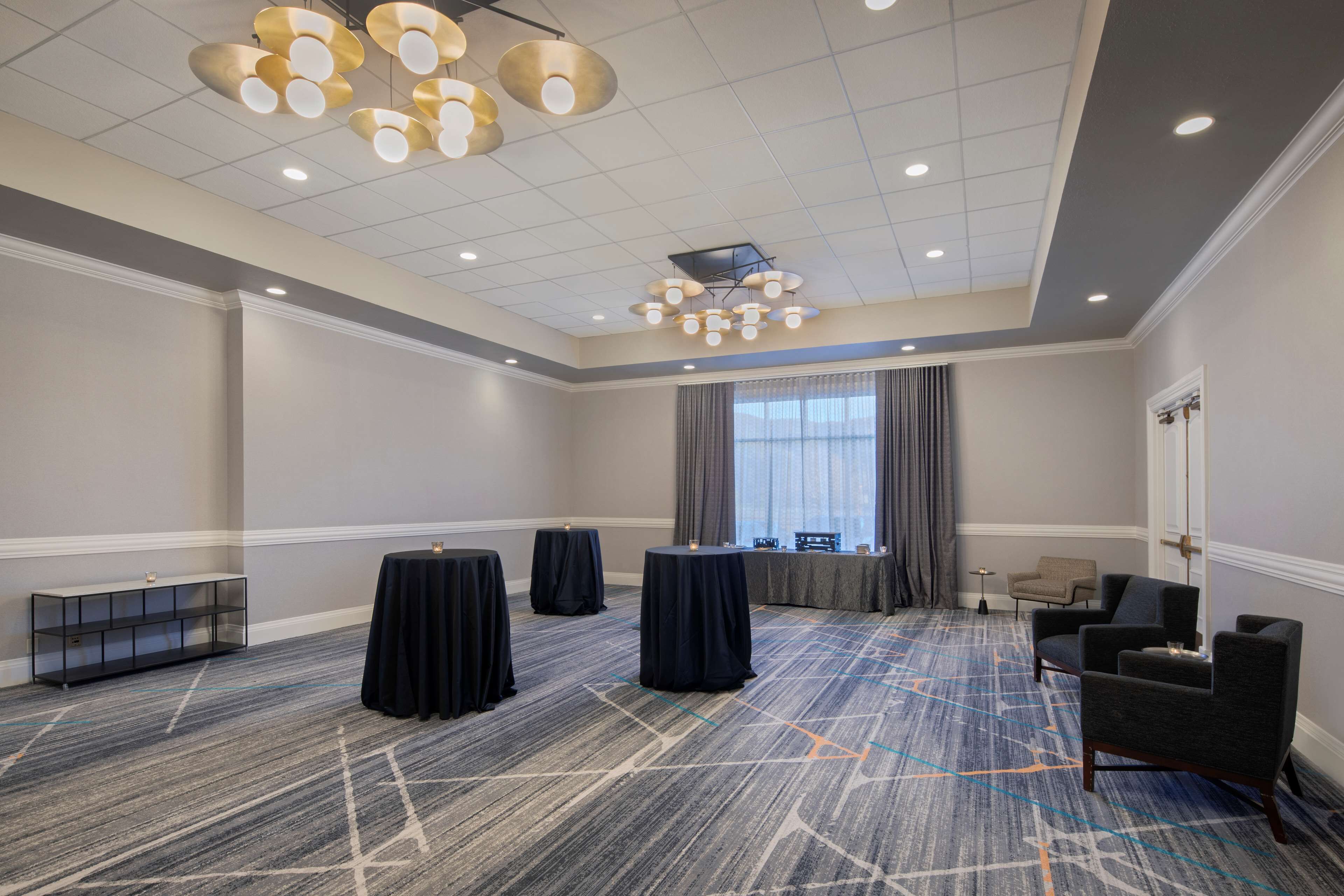 Photo - Embassy Suites by Hilton San Rafael Marin County