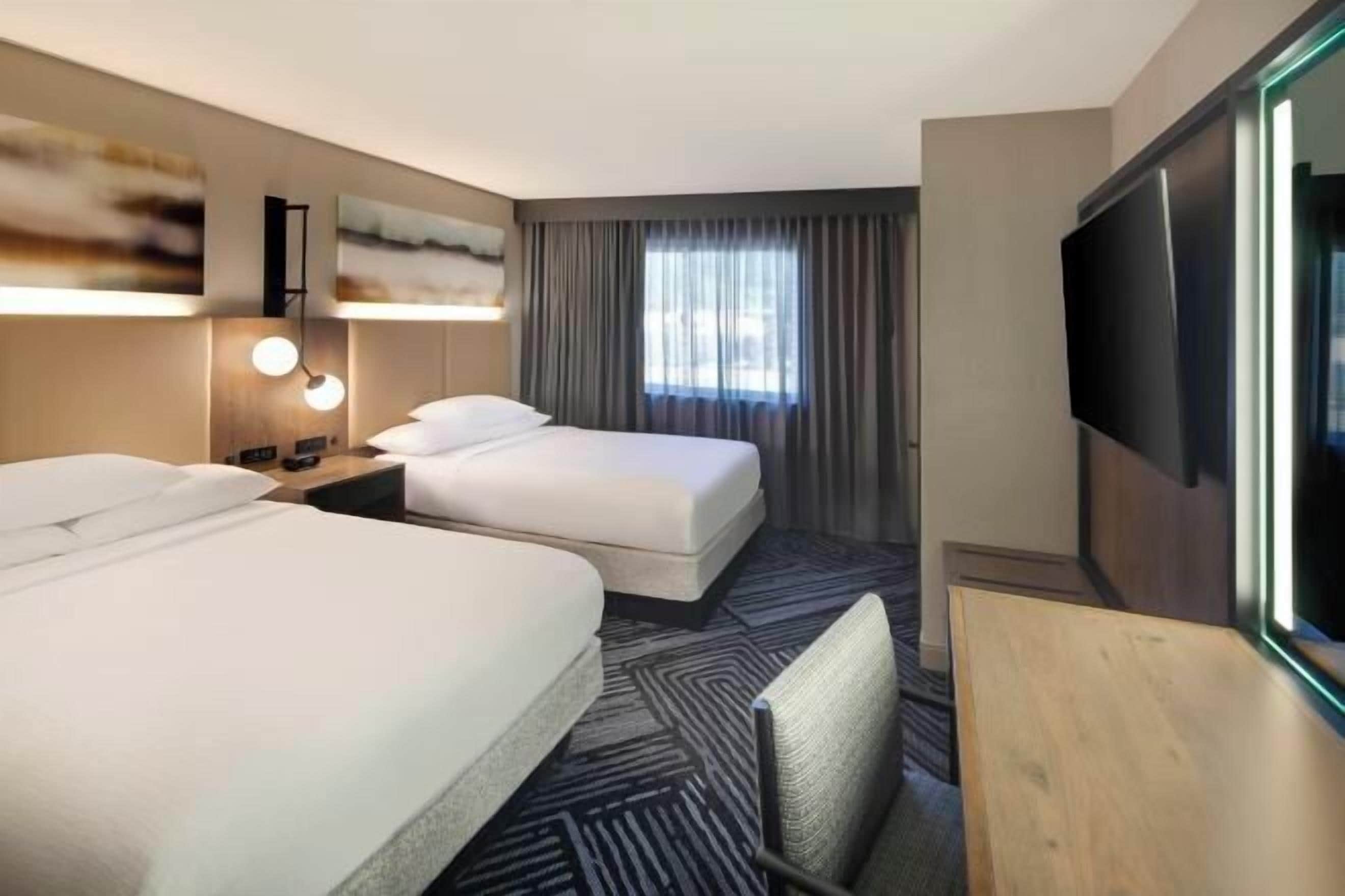 1 多间卧室、高档床上用品、客房内保险箱、办公桌