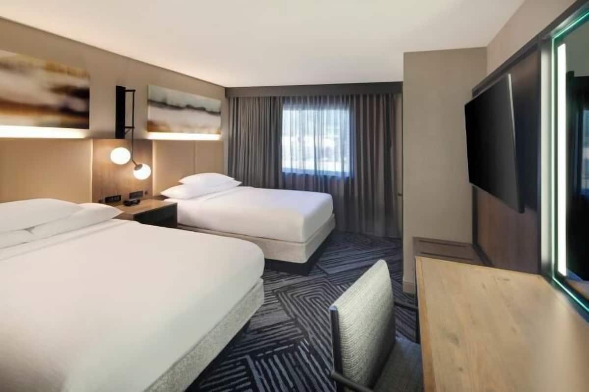 1 bedroom, premium bedding, in-room safe, desk