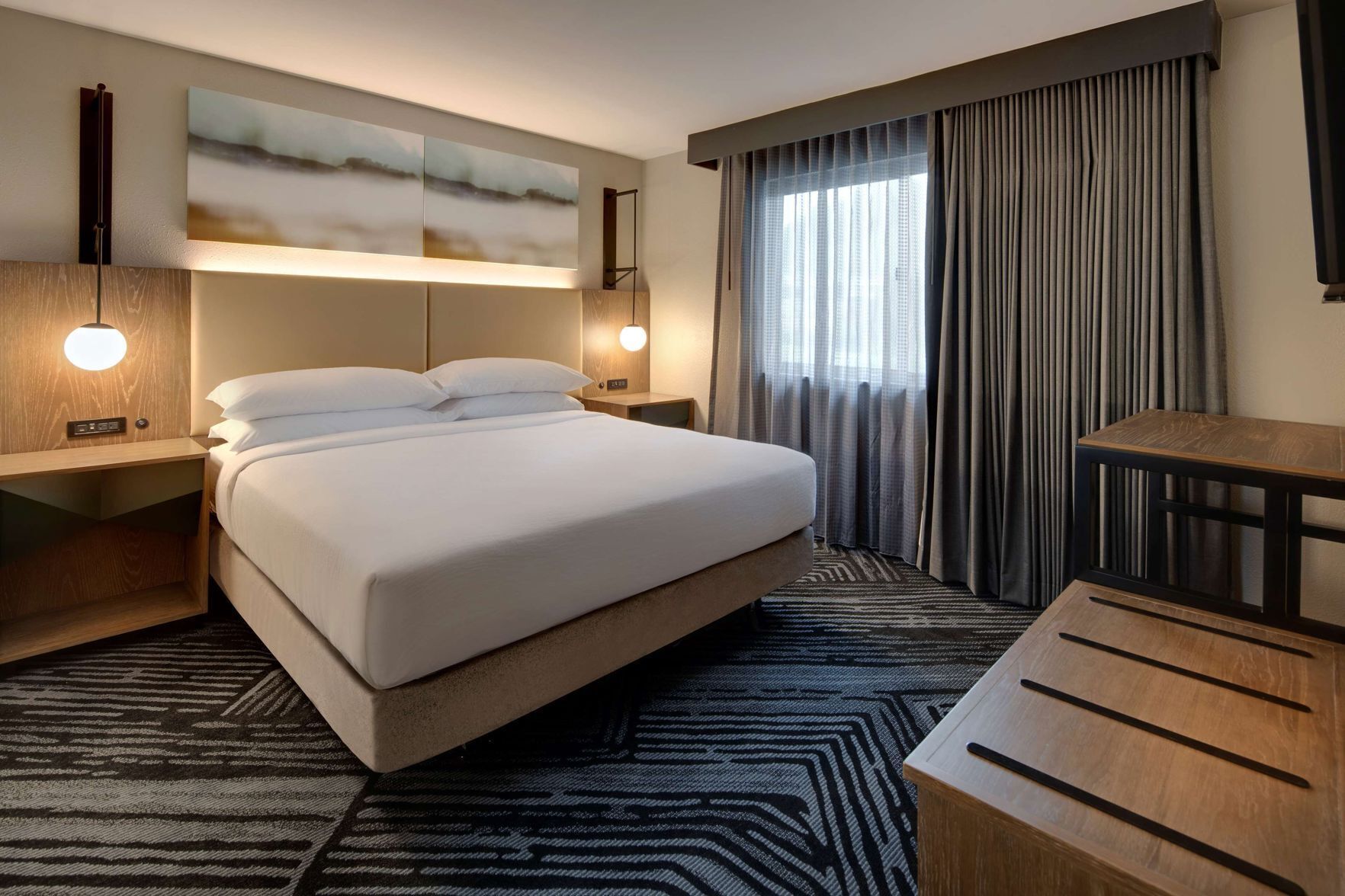 1 Schlafzimmer, hochwertige Bettwaren, Zimmersafe, Schreibtisch