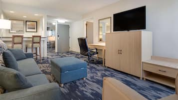 Suite, 1 King Bed, Non Smoking, Refrigerator & Microwave (Separate Living Room;with Sofabed) | Desk, laptop workspace, iron/ironing board, free cribs/infant beds