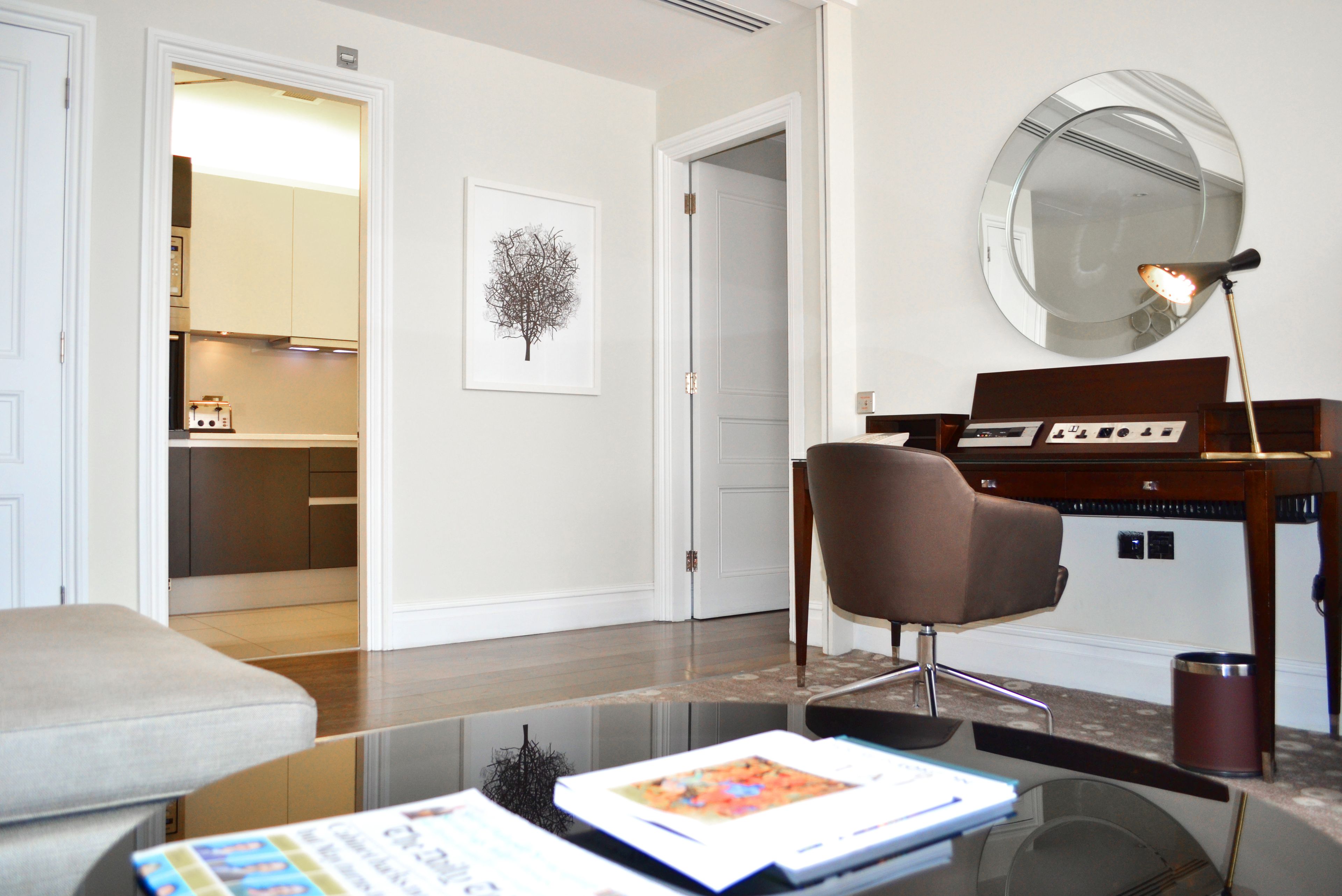 deluxe suite, 1 bedroom (minsters) | living room | 32-inch lcd tv with satellite channels, tv, dvd player