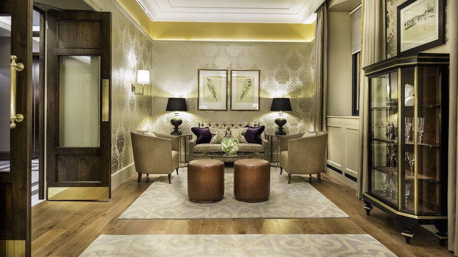 Taj 51 Buckingham Gate, Suites and Residences