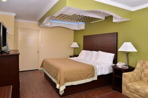 Zimmer, 1 King-Bett, Nichtraucher | Schreibtisch, Bügeleisen/Bügelbrett, Bettwäsche