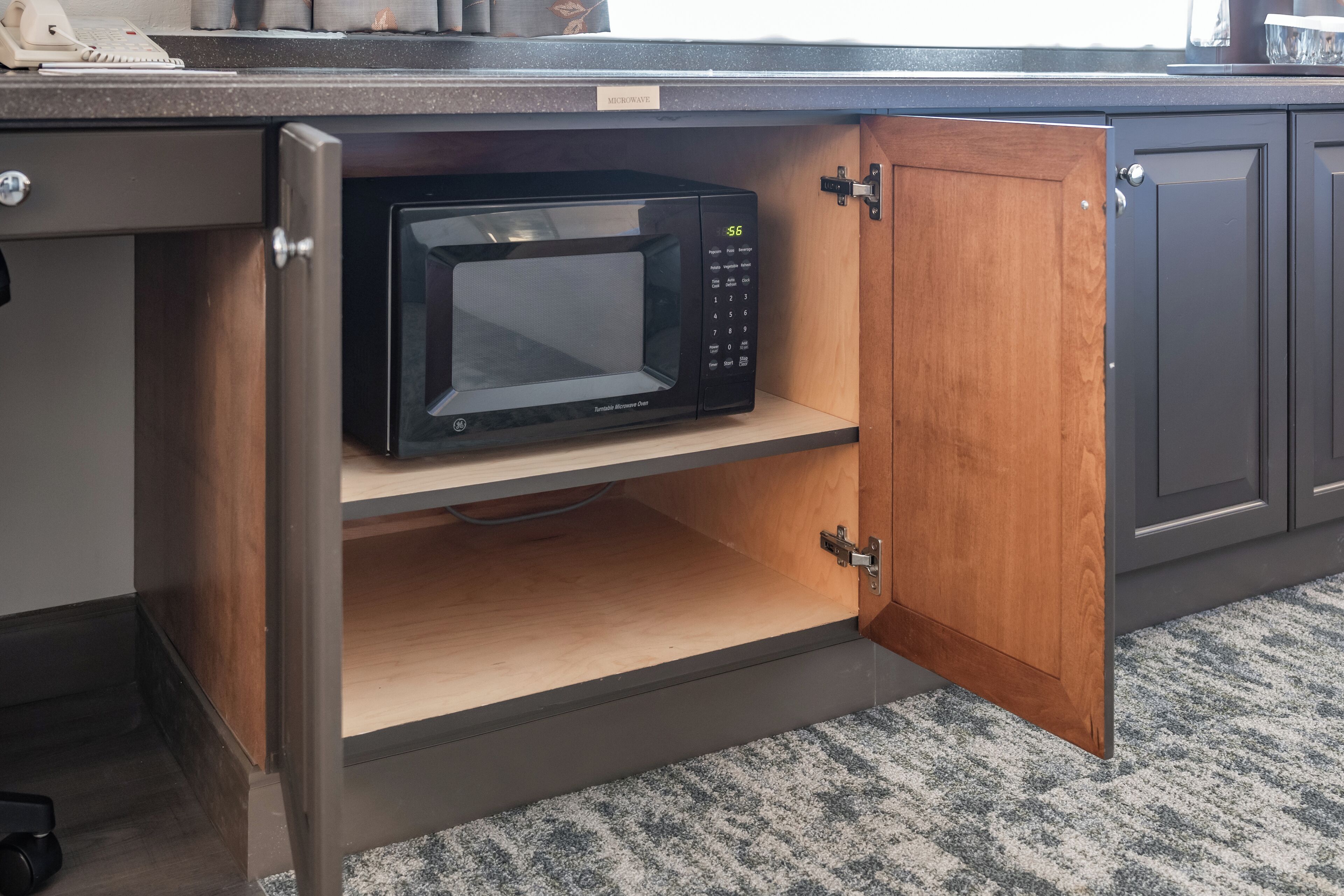 executive room, 1 king bed | blackout curtains, iron/ironing board, free wifi, bed sheets