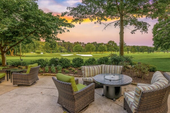 Breakfast, lunch, dinner served; American cuisine, garden views