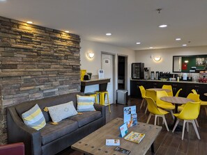 Free daily buffet breakfast - Quality Inn (Helen)