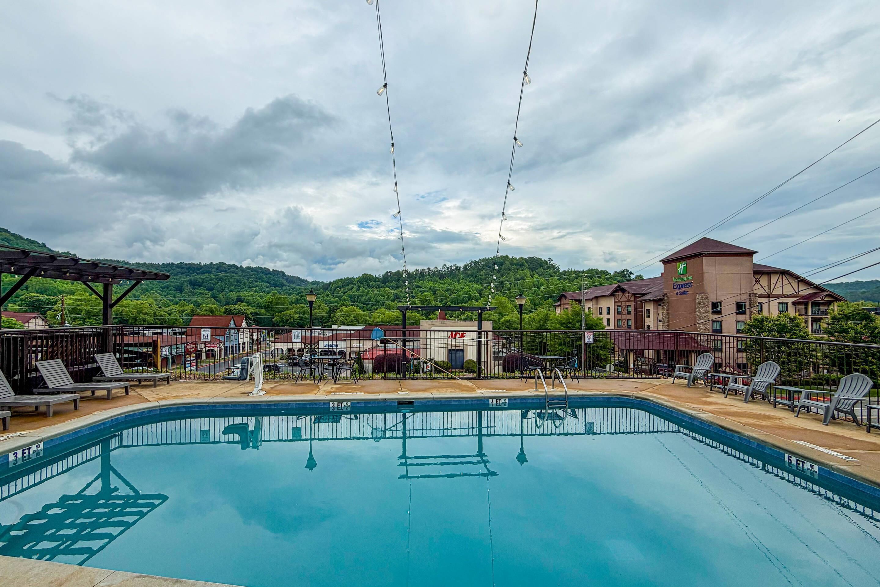 Seasonal outdoor pool, pool umbrellas, sun loungers