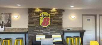 Super 8 by Wyndham Helen
