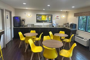Free daily continental breakfast