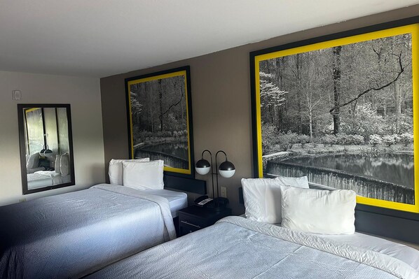 Room, 2 Queen Beds, Non Smoking