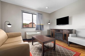 Suite, 1 King Bed with Sofa bed, Non Smoking