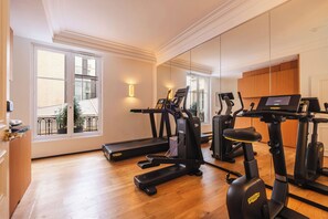 Gym - Hotel Vernet (Paris)