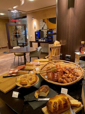 Daily buffet breakfast (EUR 18.50 per person)
