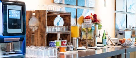 Petit déjeuner buffet (18.50 EUR par personne)