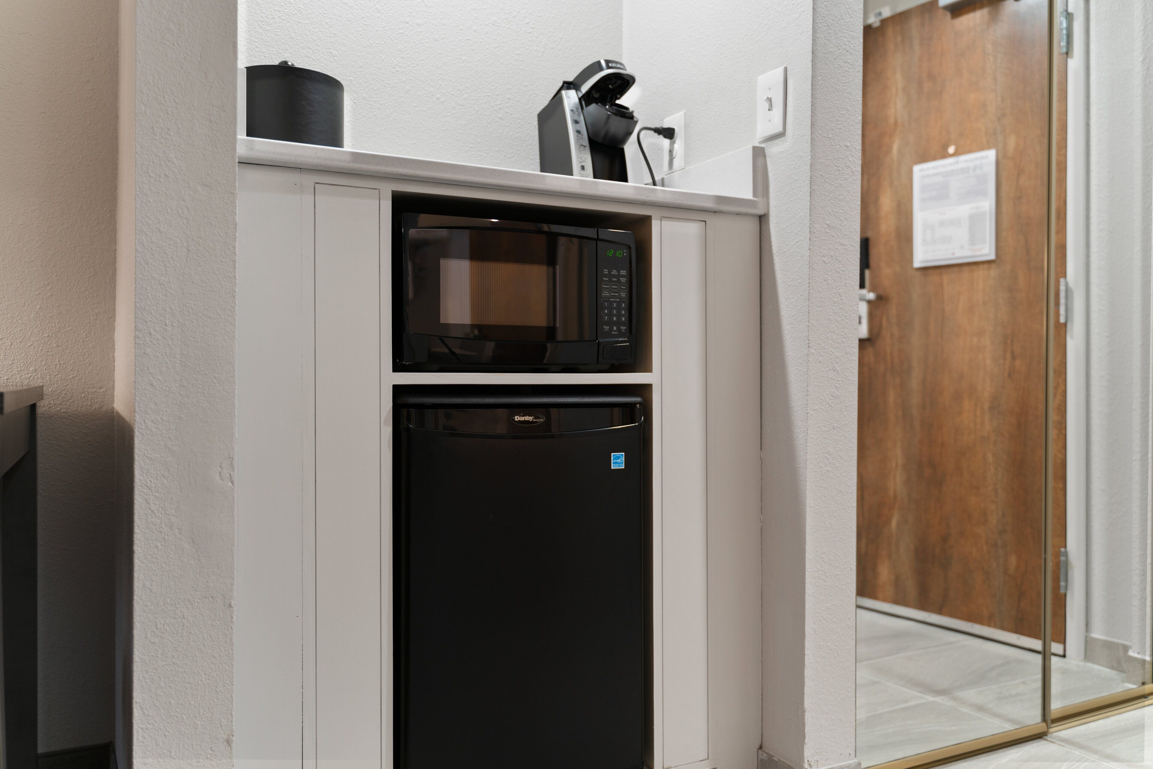 1 bedroom, in-room safe, desk, iron/ironing board