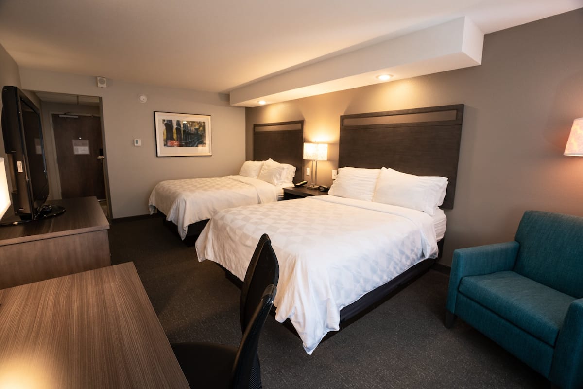 In-room safe, desk, iron/ironing board, free WiFi