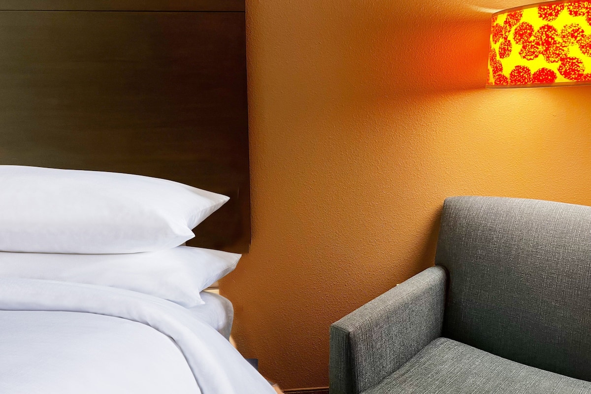 Standard Room | In-room safe, desk, iron/ironing board, free WiFi