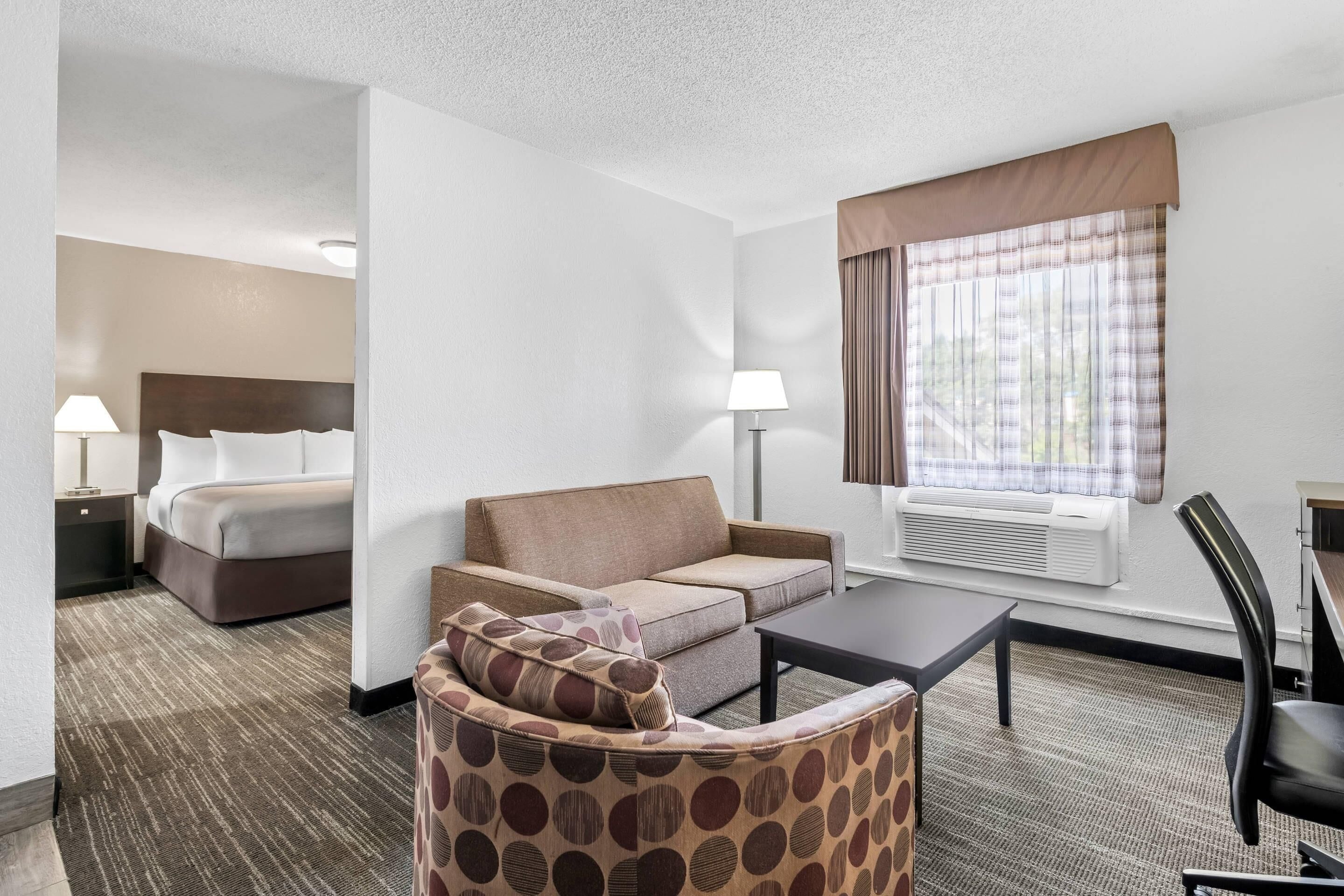 Suite, 1 cama King size, para no fumadores | Escritorio y espacio para trabajar con laptop 