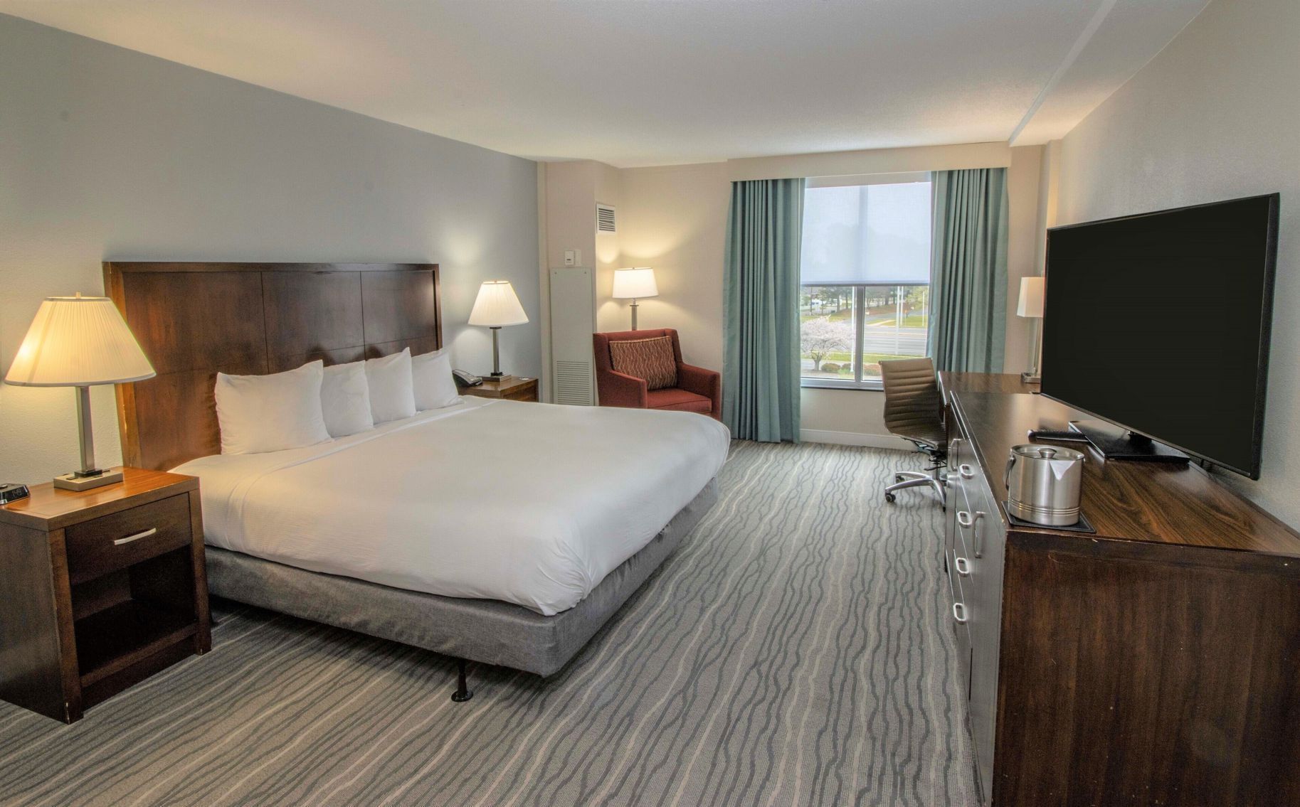 Premium bedding, down duvets, in-room safe, desk
