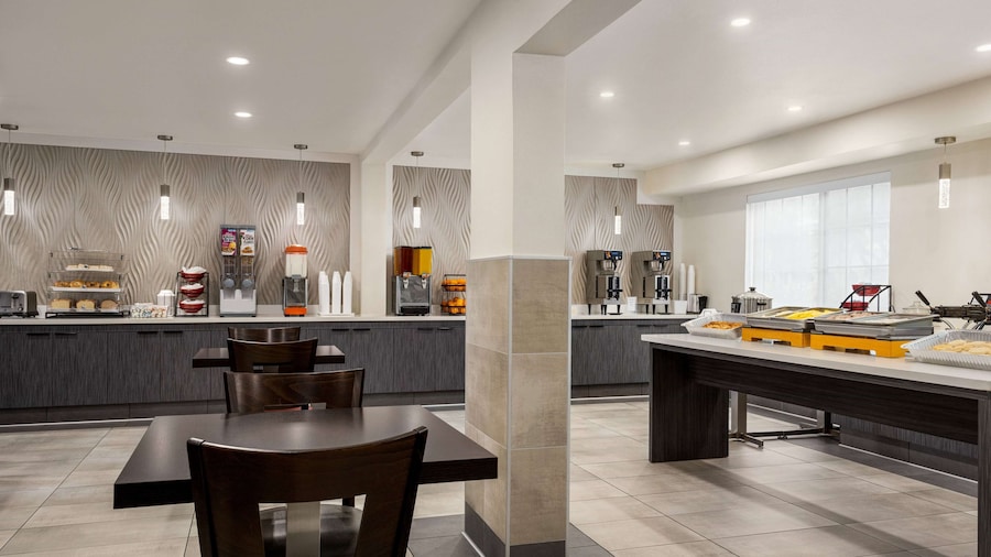 Ramada by Wyndham Anaheim Convention Center