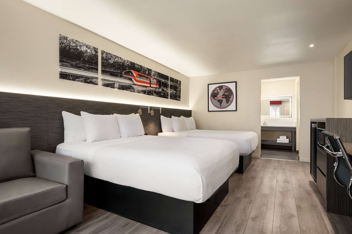 Room, 2 Queen Beds, Non Smoking