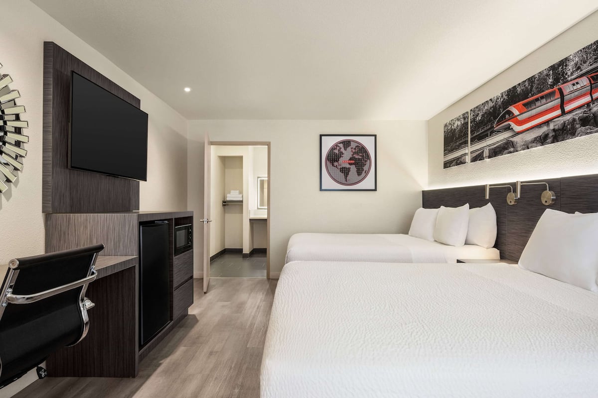 Room, 2 Queen Beds, Accessible, Non Smoking (Tub with Grab Bars)