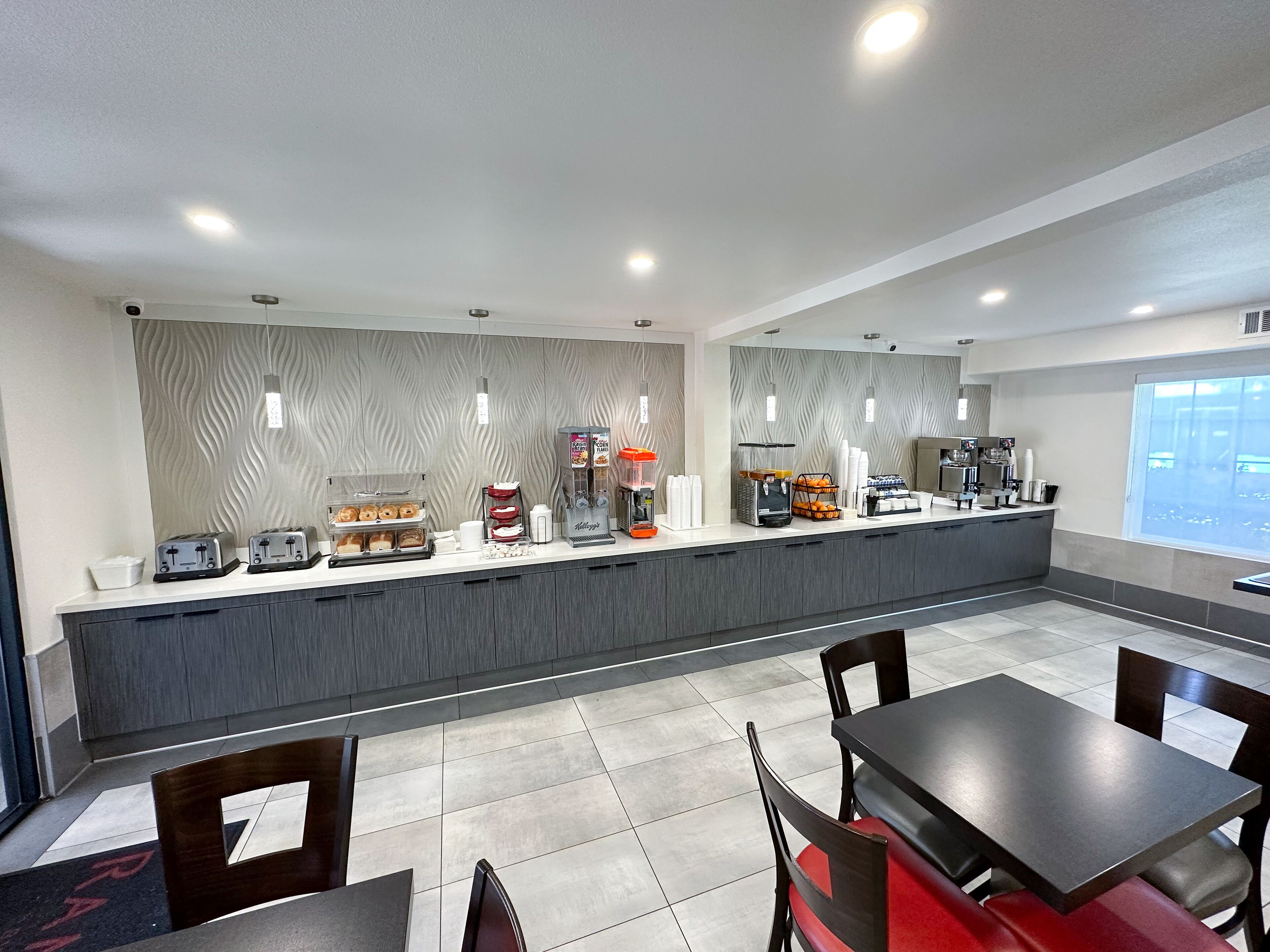 free daily full breakfast