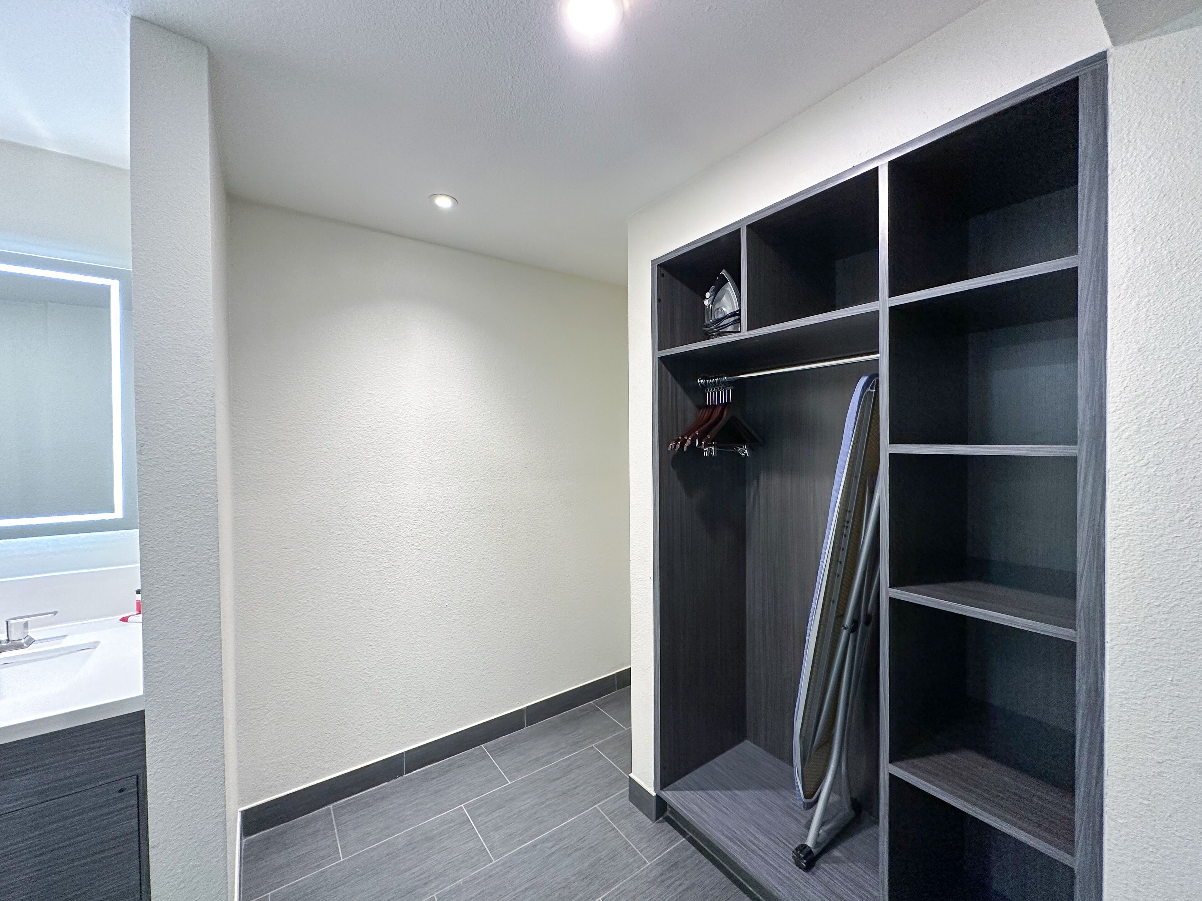 room, non smoking (2 queen beds & 1 bunk bed) | living area | tv