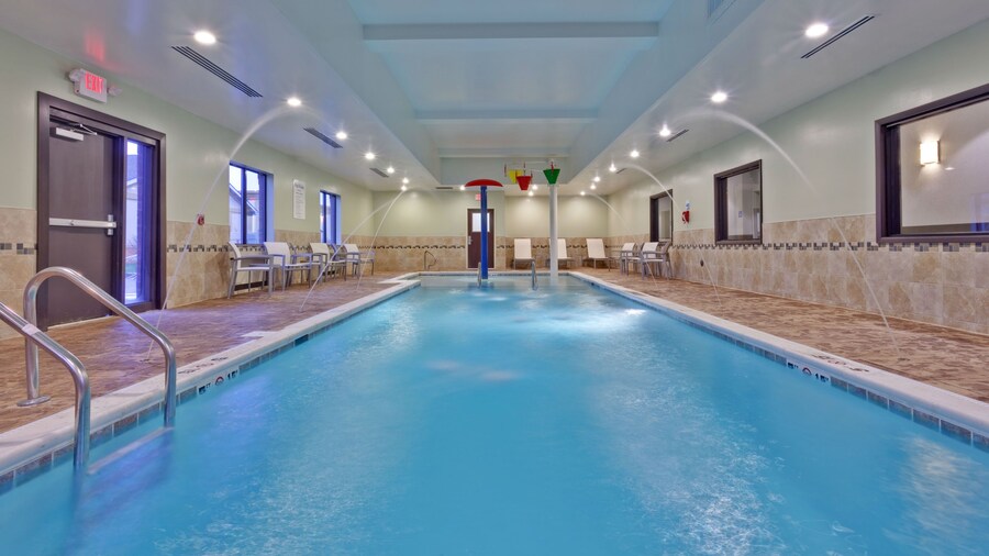 Holiday Inn Express Hotel & Suites New Philadelphia by IHG