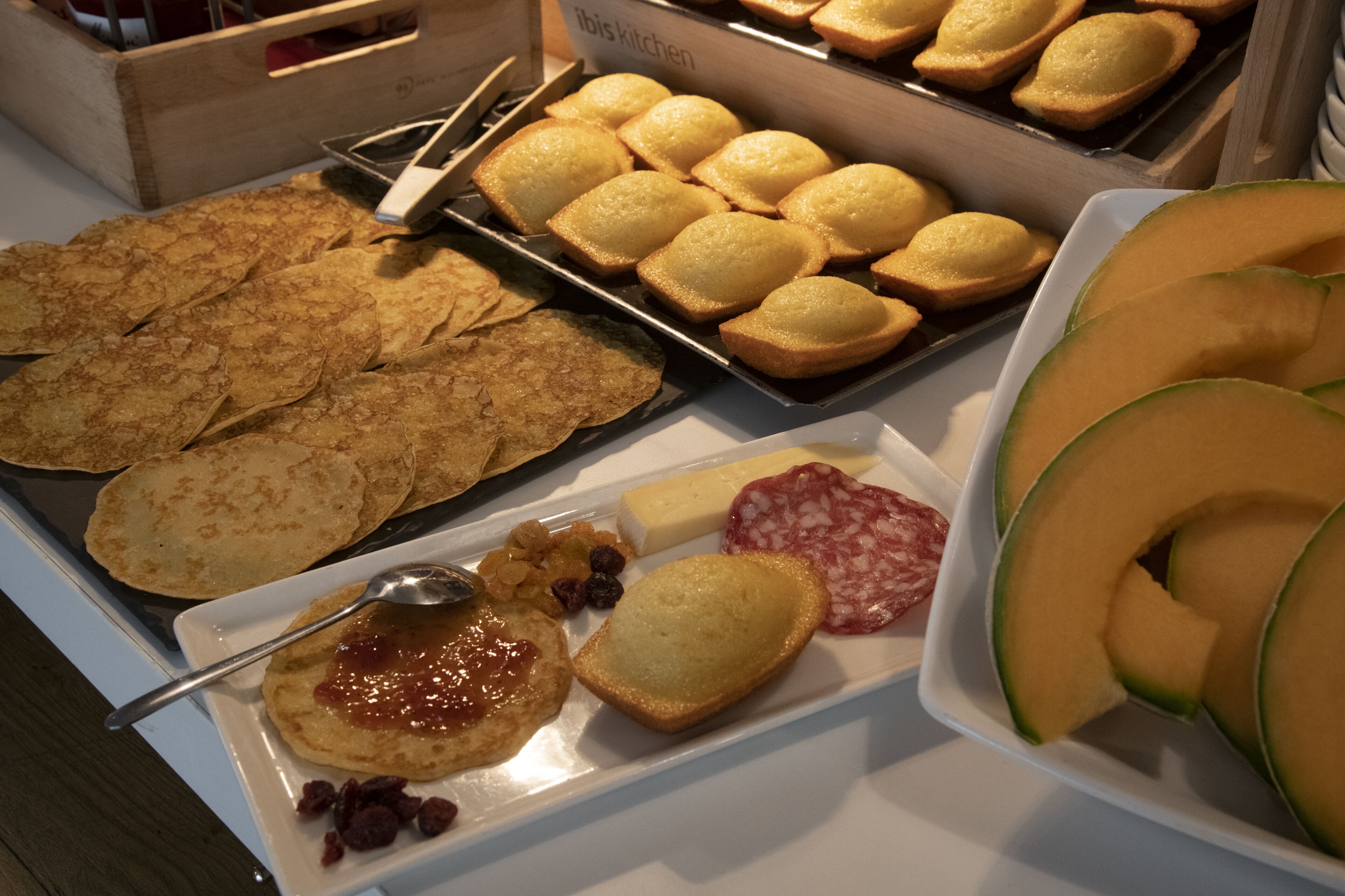 daily buffet breakfast (eur 13.90 per person)