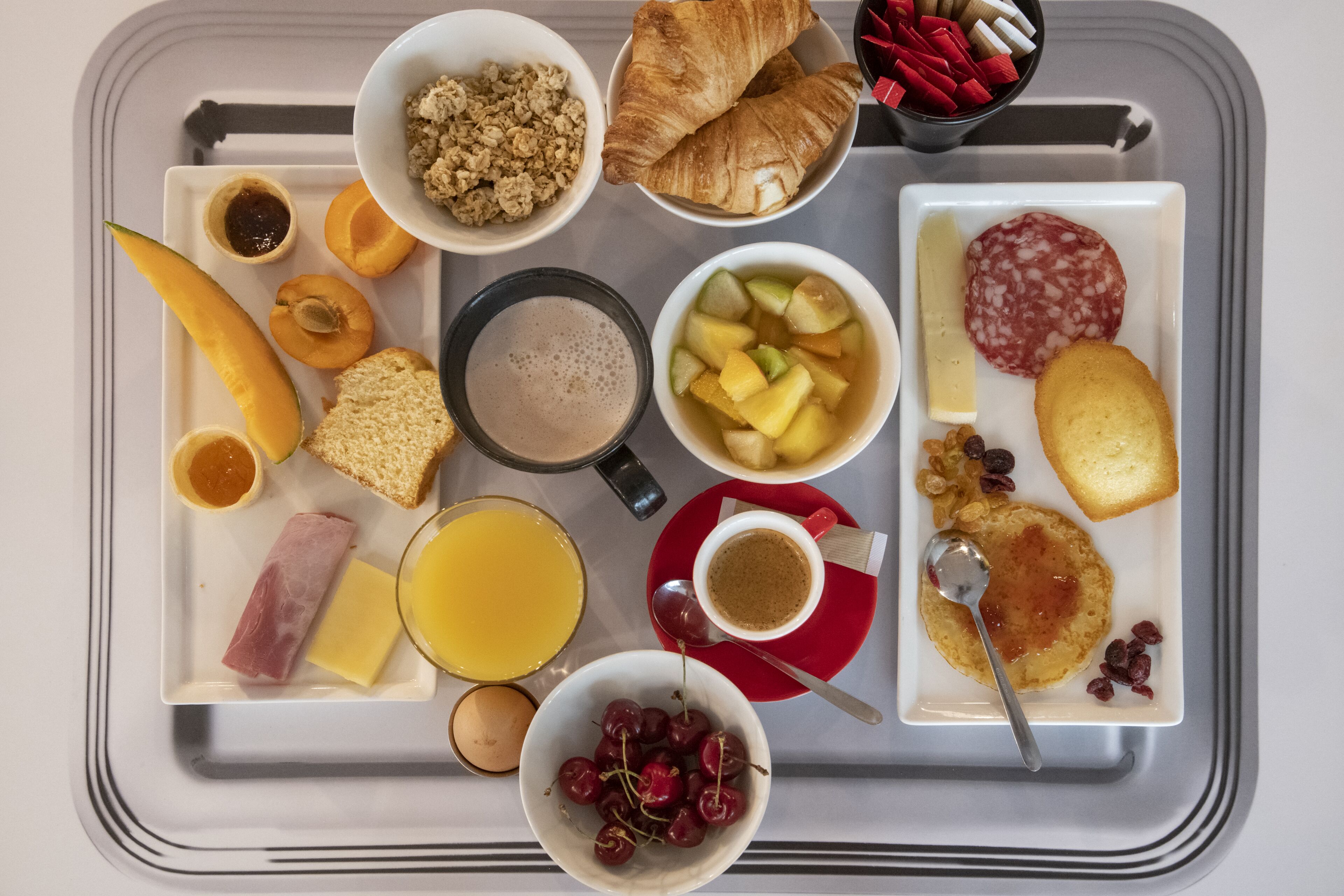 daily buffet breakfast (eur 13.90 per person)