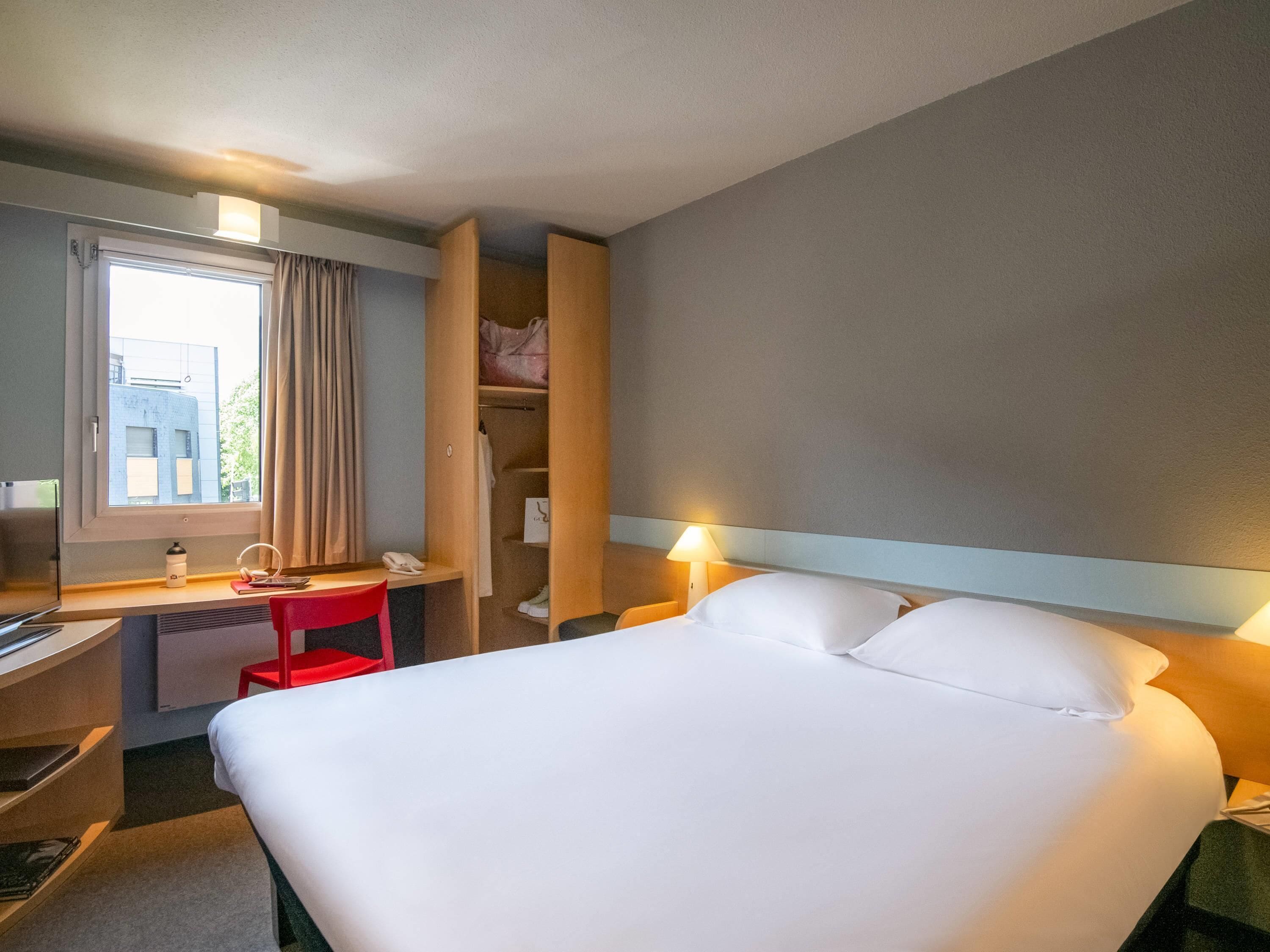 Coffres-forts dans les chambres, décoration personnalisée, bureau