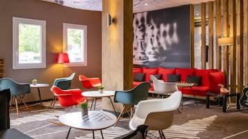 Serveert lunch en diner, regionale gerechten