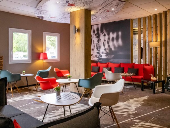 Lunch and dinner served, Regional cuisine