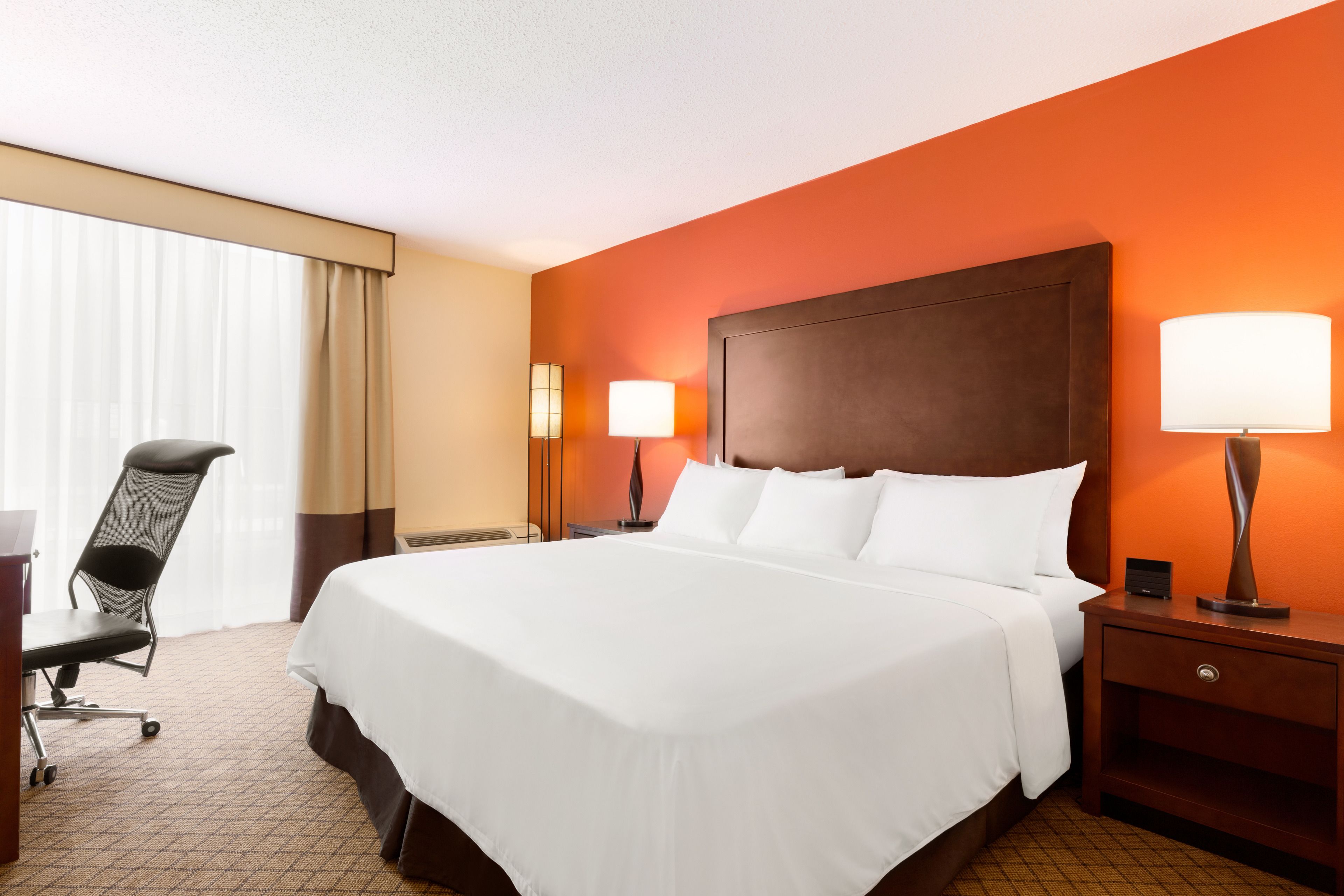 Coffres-forts dans les chambres, bureau, rideaux occultants