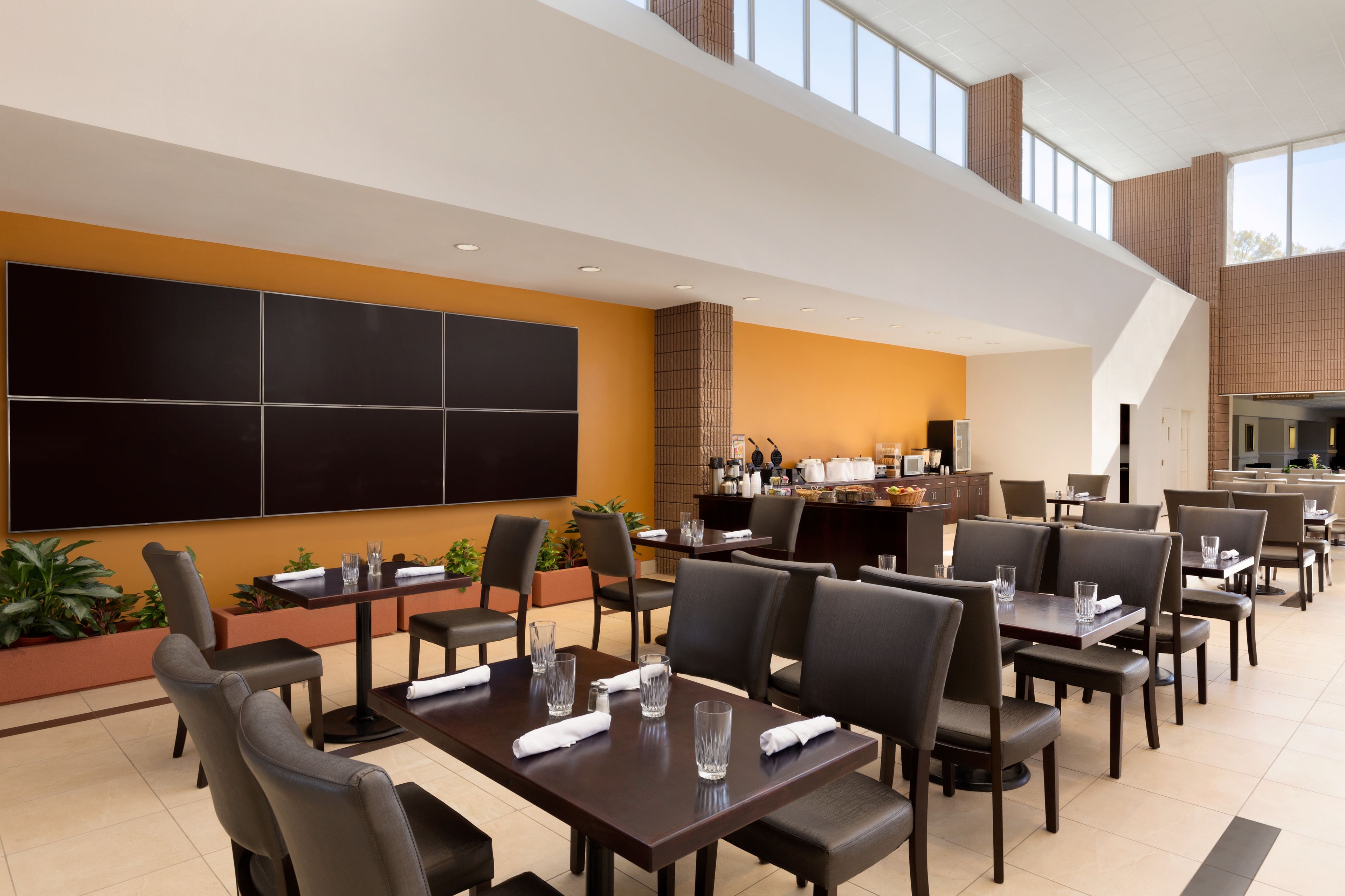 فطور أوروبي مجانًا يوميًا