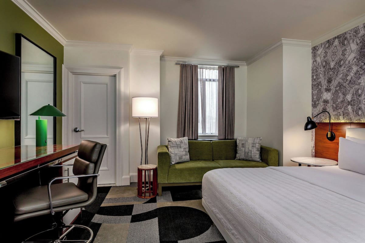 Deluxe Room, 1 King Bed