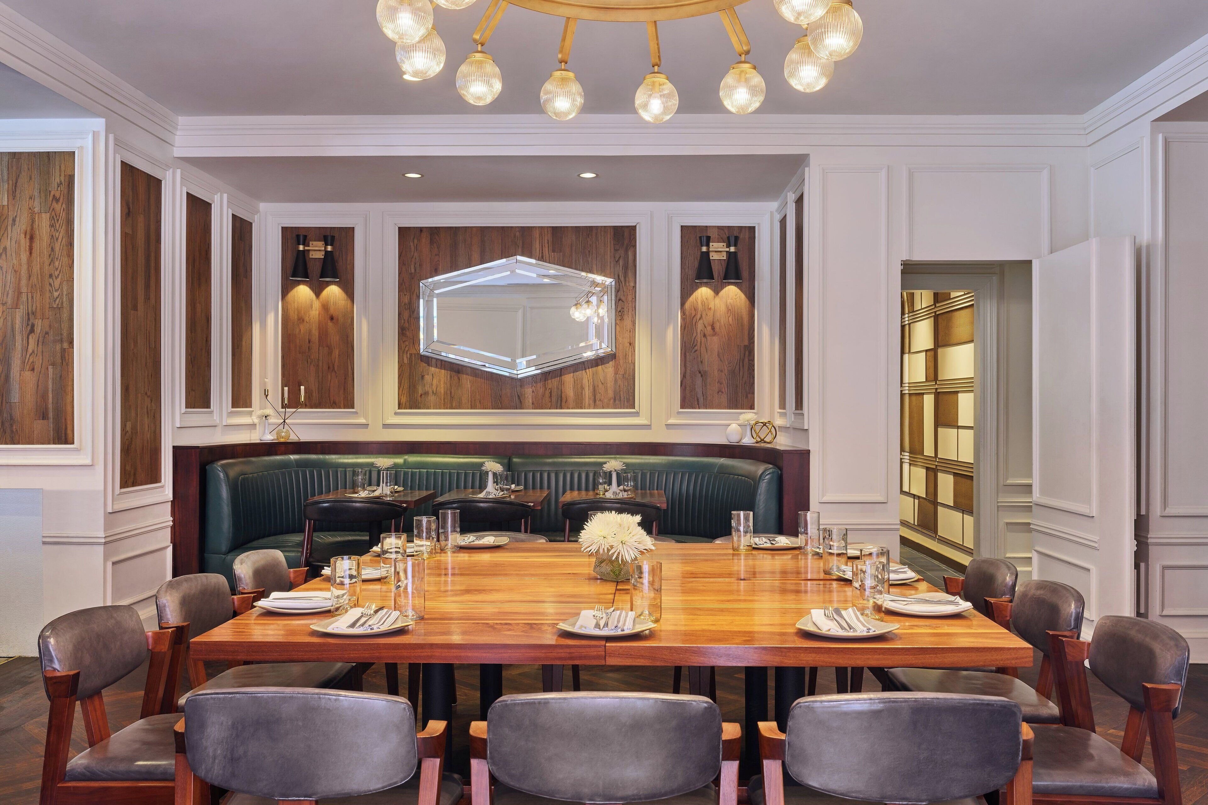 breakfast, lunch, dinner served; american cuisine