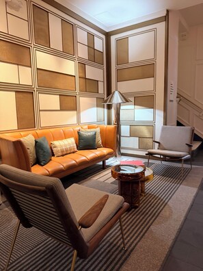 Lobby sitting area - Le Méridien Indianapolis (Indianapolis)
