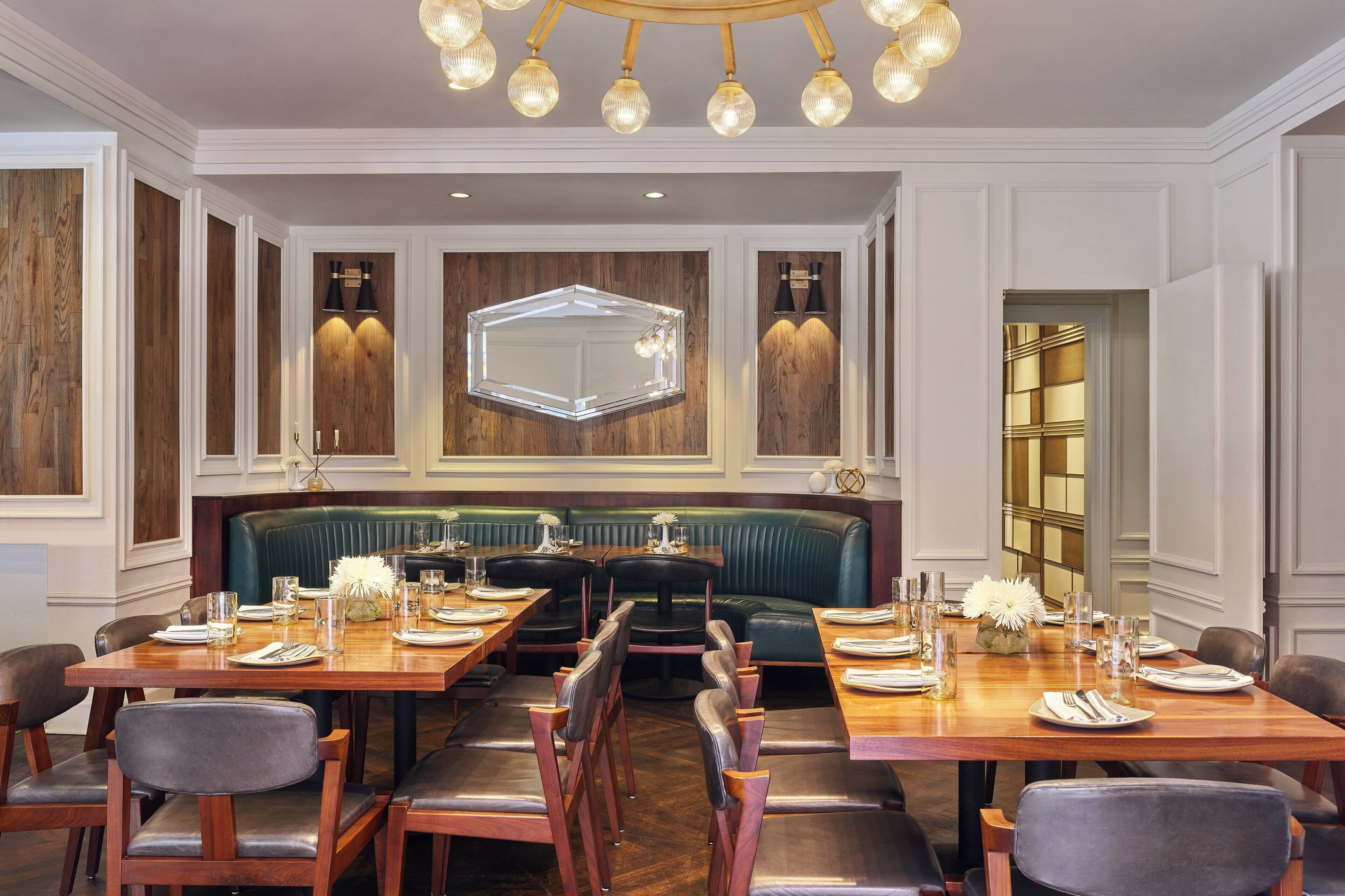 breakfast, lunch, dinner served; american cuisine