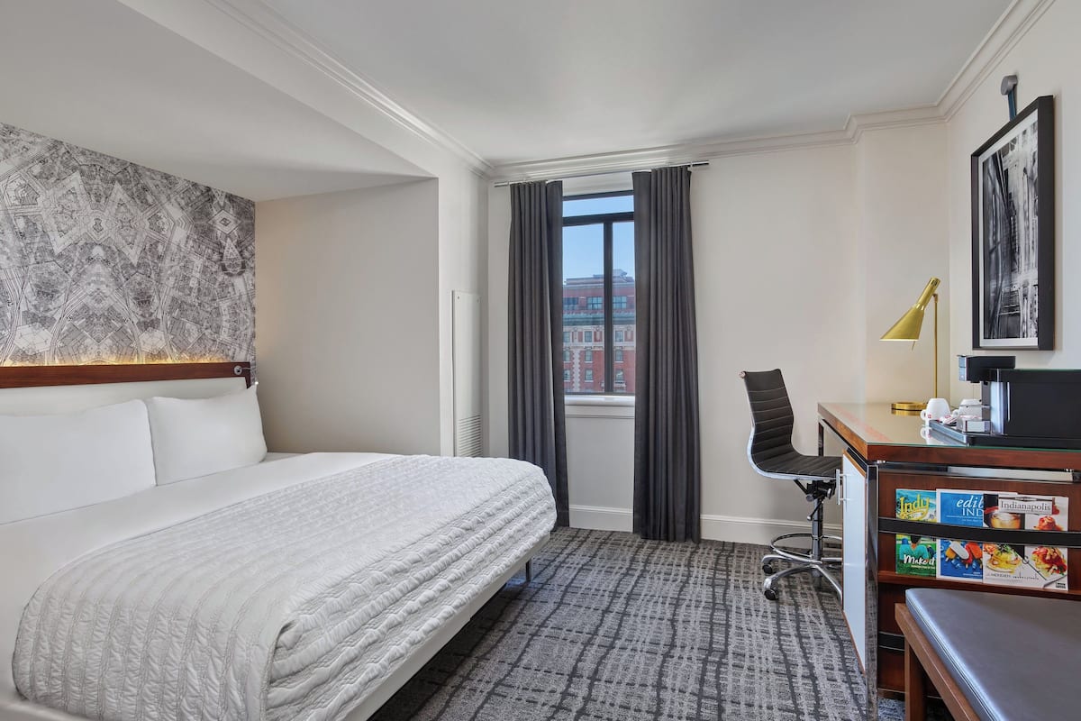 Classic Room, 1 King Bed