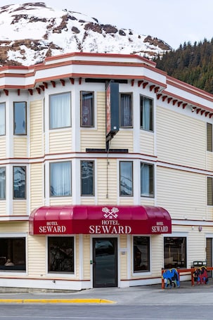 Exterior. Hotel Seward