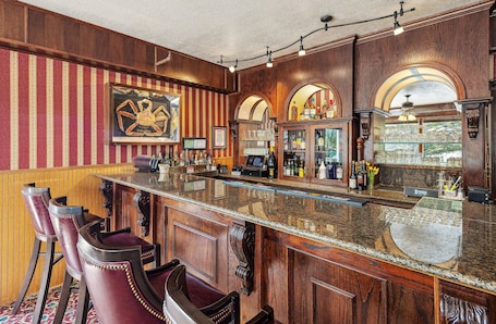 Dinner served, Fusion cuisine, al fresco dining