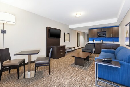 Holiday Inn Express Winnipeg Airport Polo Park, an IHG Hotel - Image 19