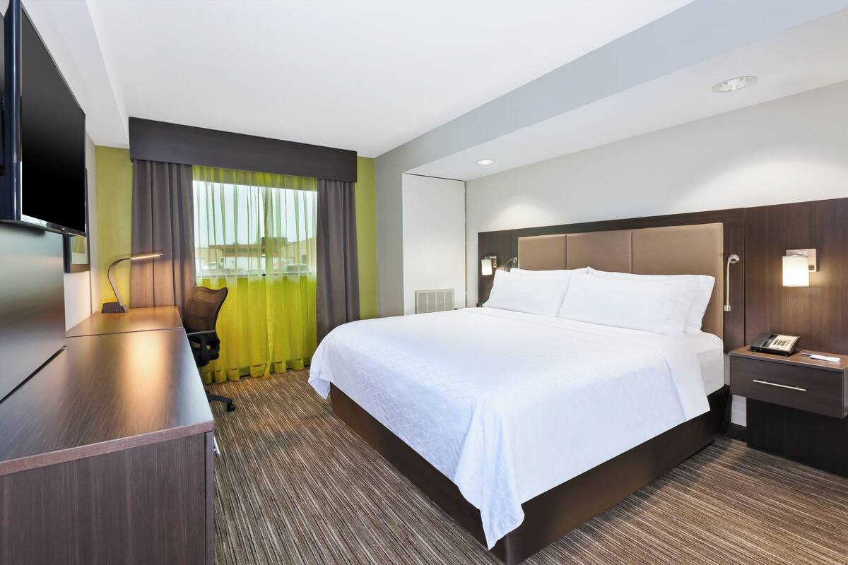 suite, 1 bedroom | 1 bedroom, premium bedding, pillow-top beds, in-room safe