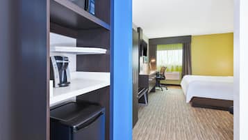 Premium bedding, pillow-top beds, in-room safe, desk