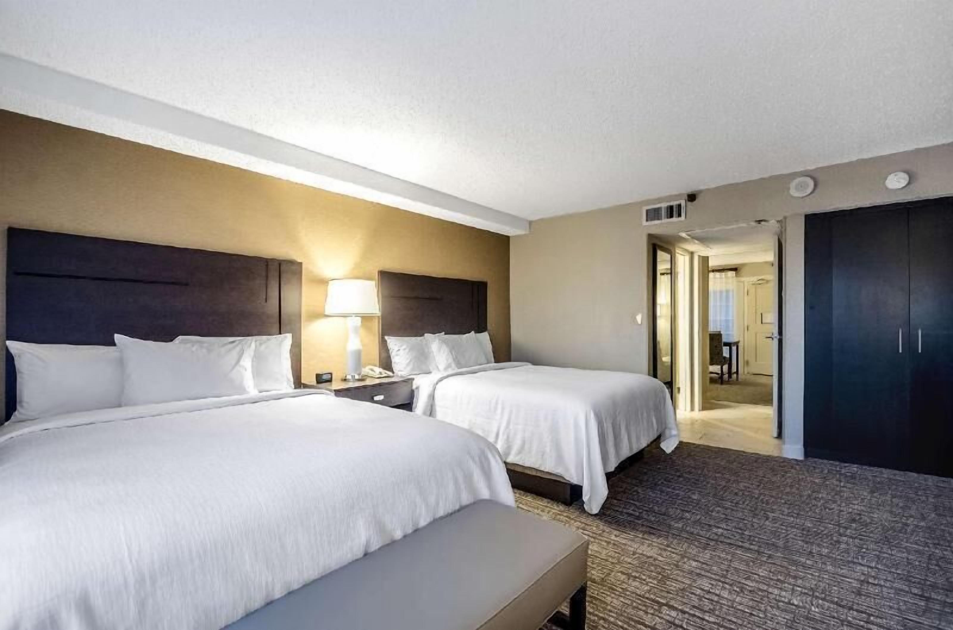 Hypo-allergenic bedding, in-room safe, desk, laptop workspace