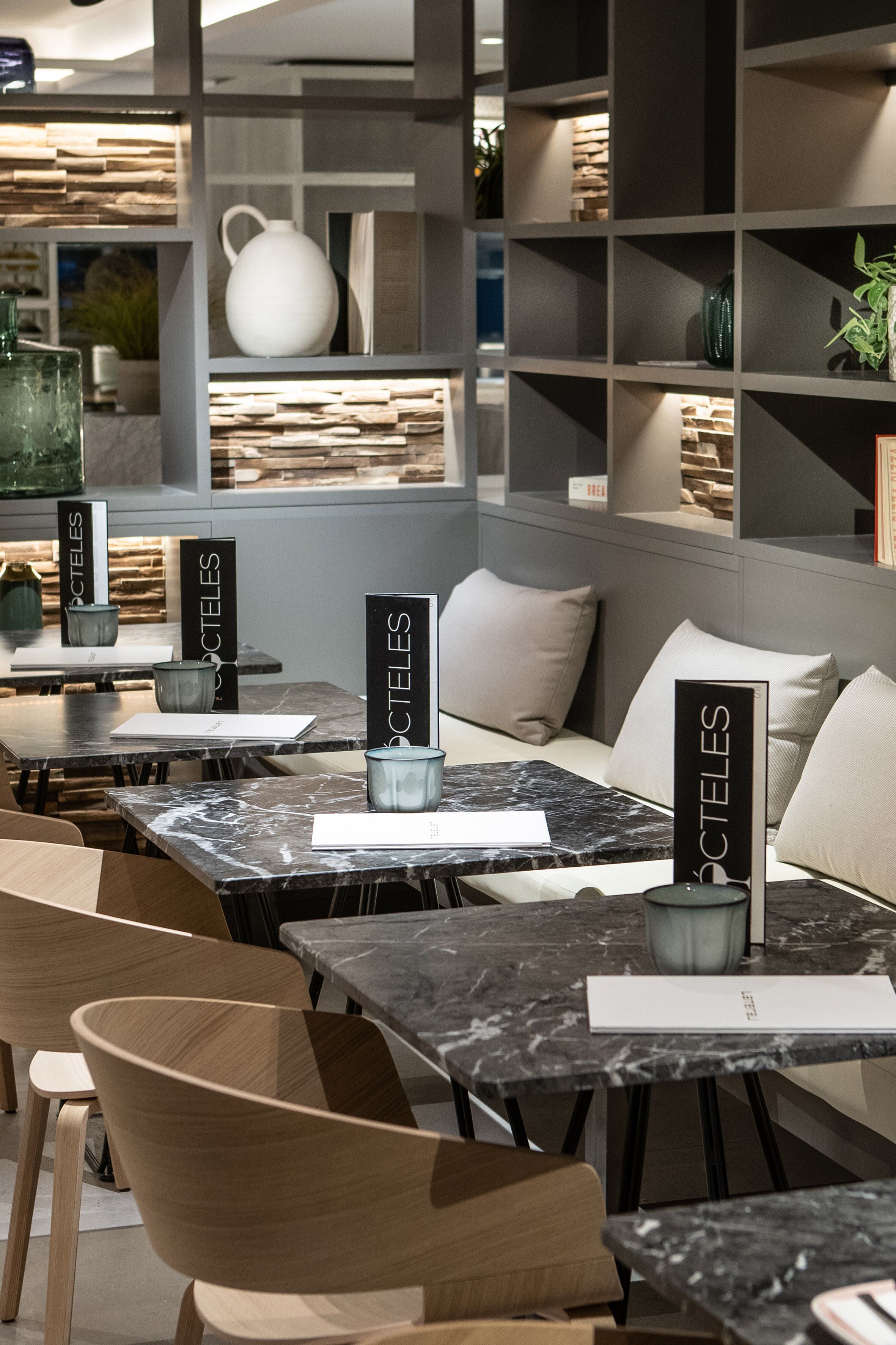 lunch and dinner served